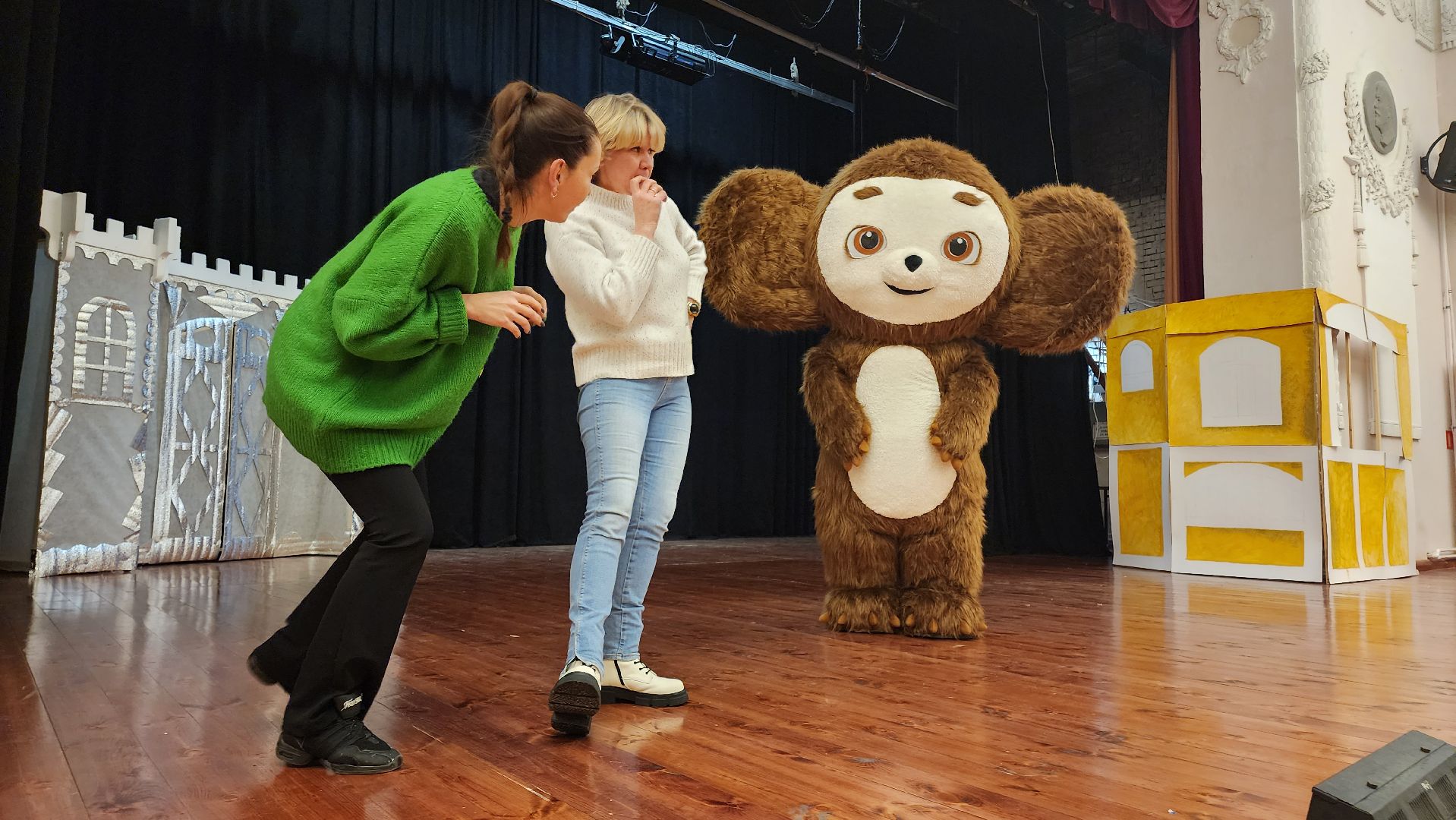 кашира, новый год, новогодний спектакль, елка главы, чебурашка, сказка, кот баюн, птица сирин,