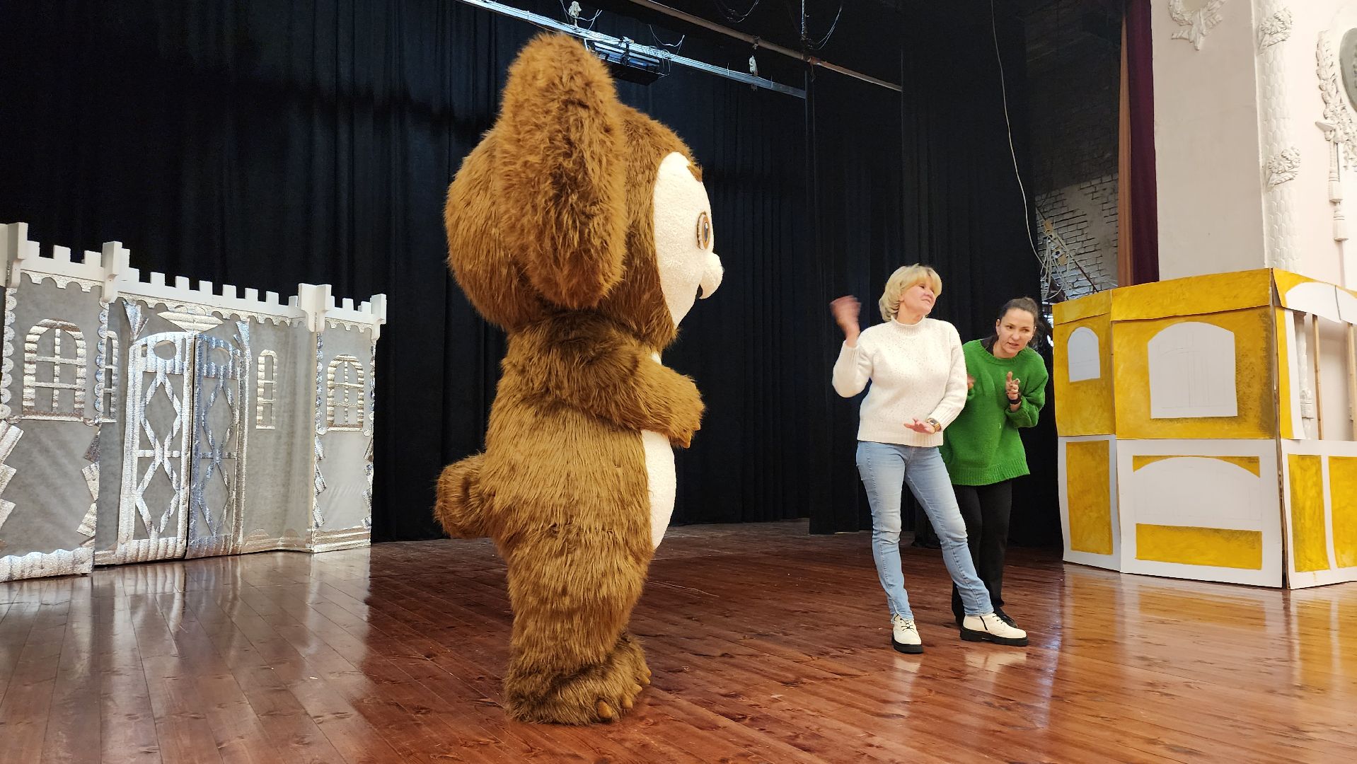 кашира, новый год, новогодний спектакль, елка главы, чебурашка, сказка, кот баюн, птица сирин,