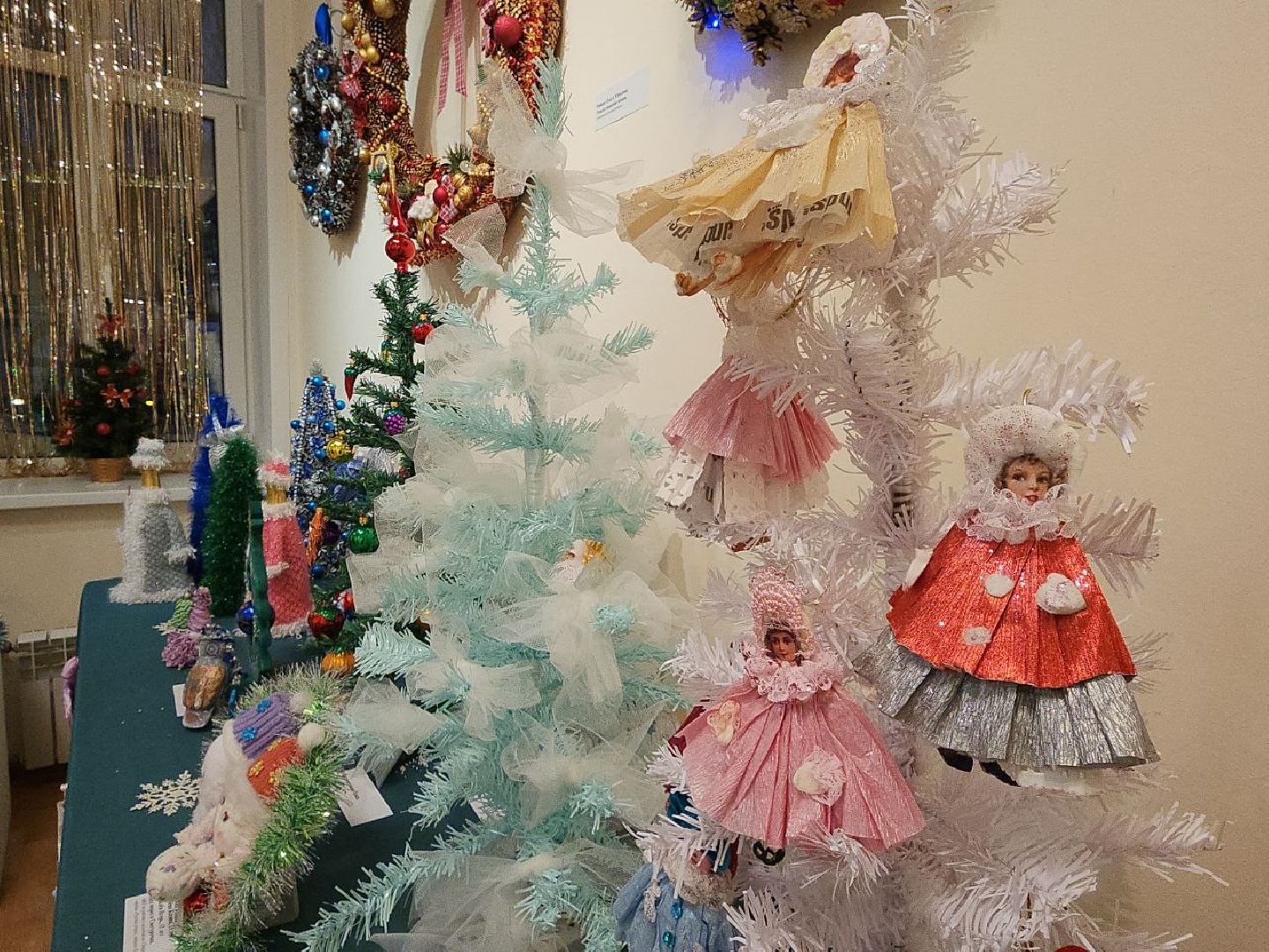 новый год, экспозиция, выставка, видное, елки, игрушки, творчество,