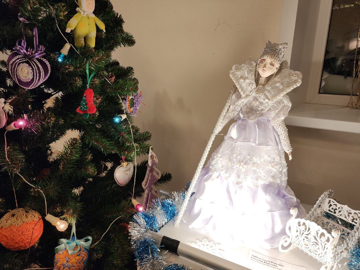 новый год, экспозиция, выставка, видное, елки, игрушки, творчество,