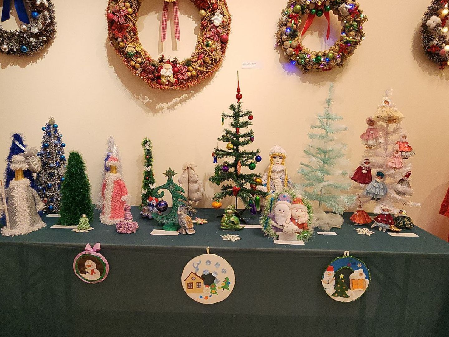 новый год, экспозиция, выставка, видное, елки, игрушки, творчество,