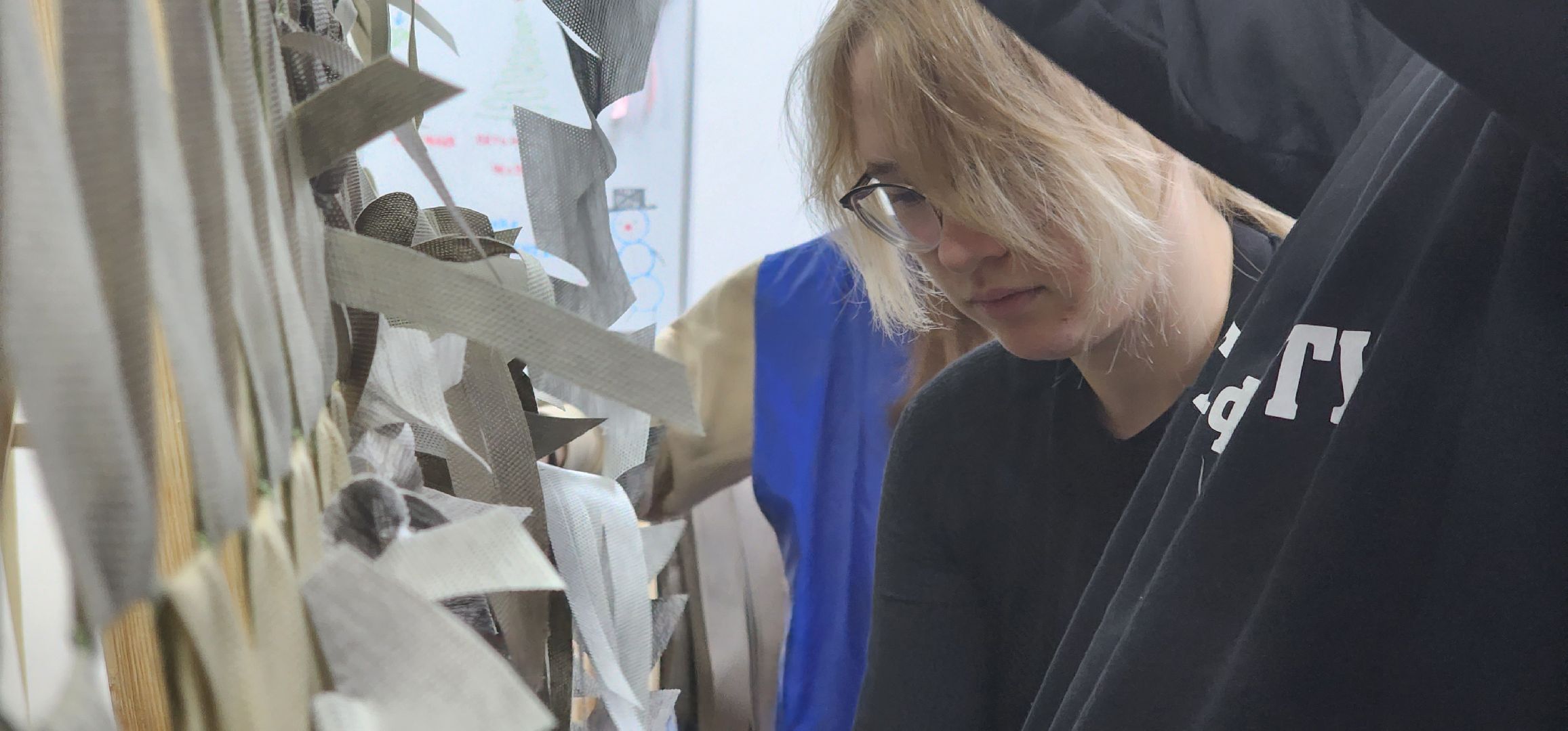 городской округ пушкинский, Волонтеры, помощь фронту, сво, Ивантеевка, плетение сетей, маскировочные сети,