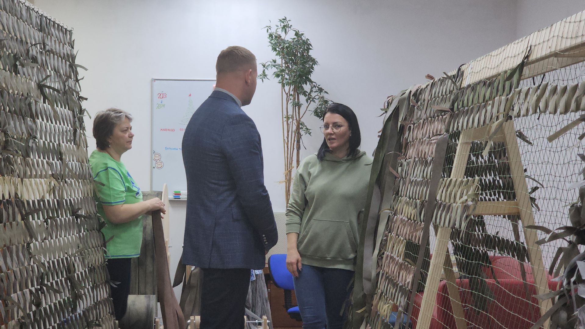 городской округ пушкинский, Волонтеры, помощь фронту, сво, Ивантеевка, плетение сетей, маскировочные сети,