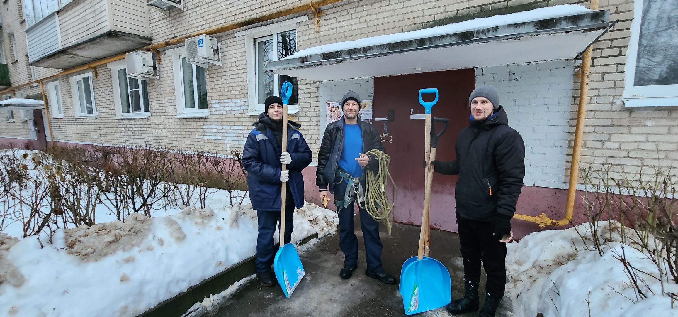 сосульки на крышах, протечка крыш, промышленные альпинисты, Домодедово Жилсервис,