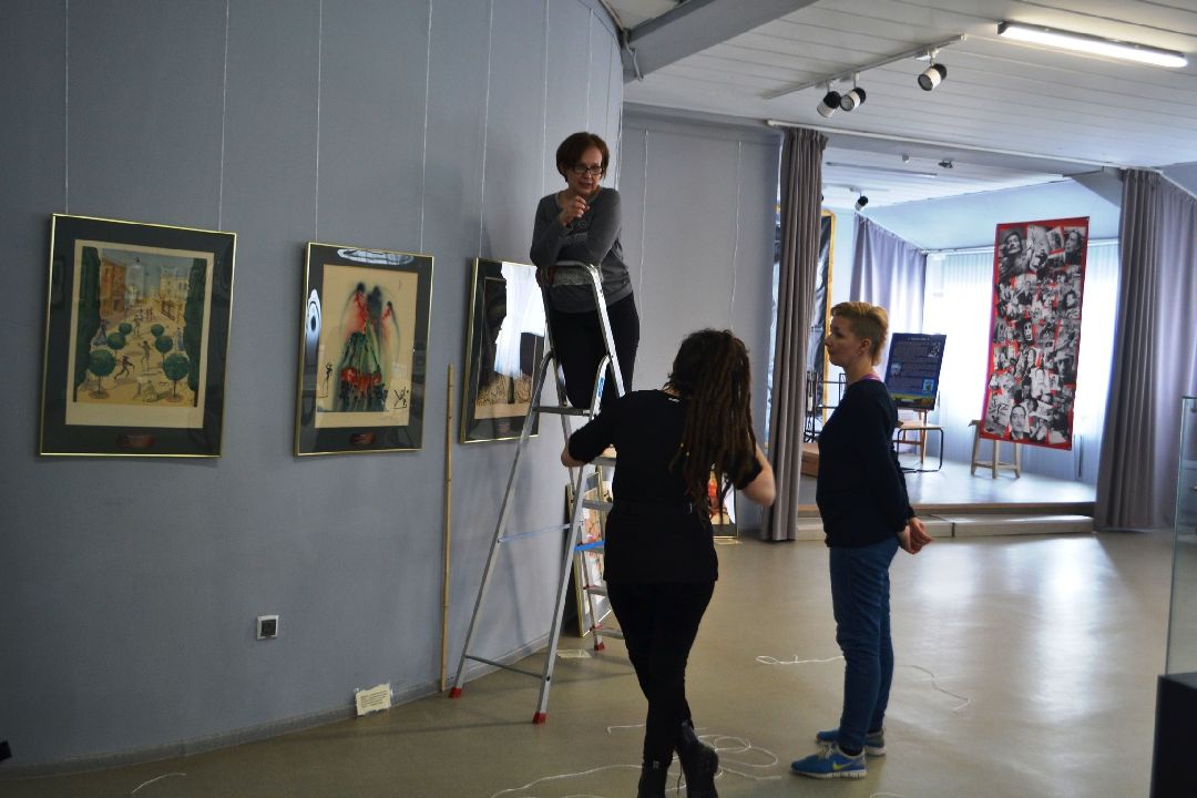 Серпухов, Дали, искусство, картины, МВЦ