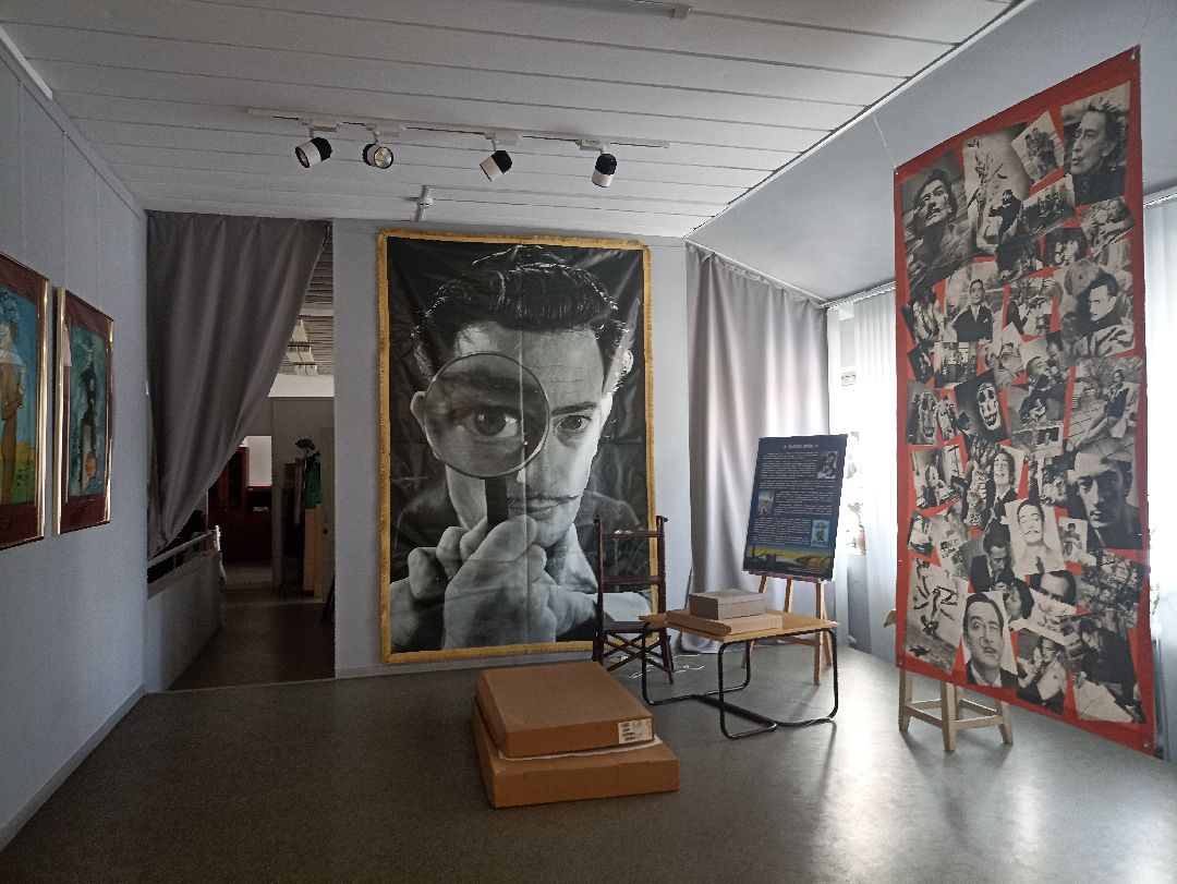 Серпухов, Дали, искусство, картины, МВЦ