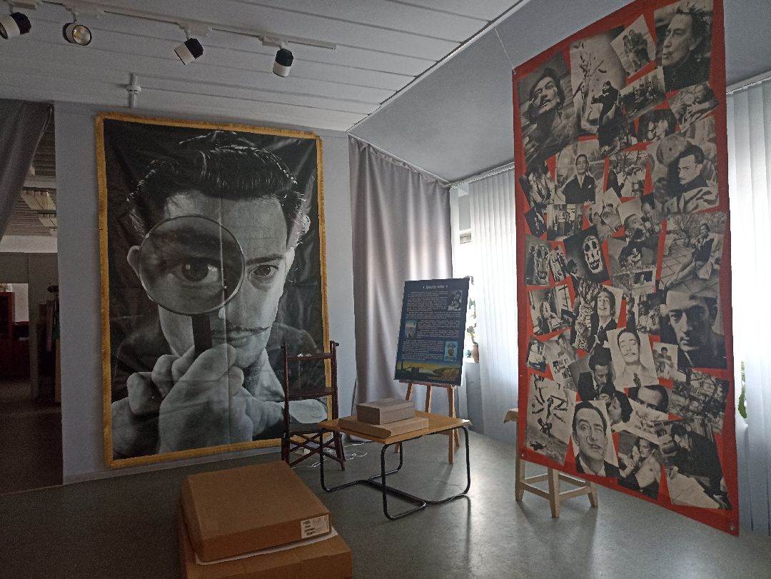 Серпухов, Дали, искусство, картины, МВЦ