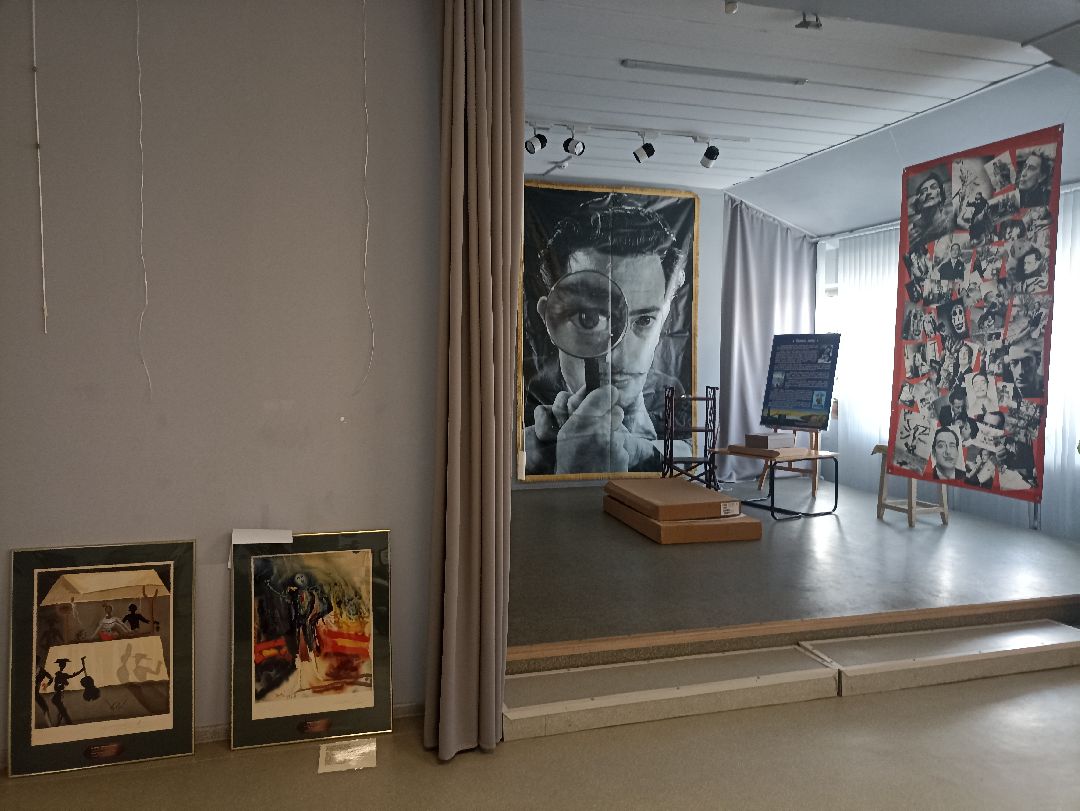 Серпухов, Дали, искусство, картины, МВЦ