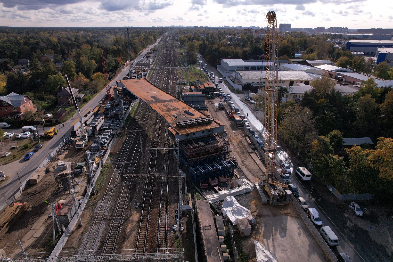 видео с коптера, дорога, путепровод,