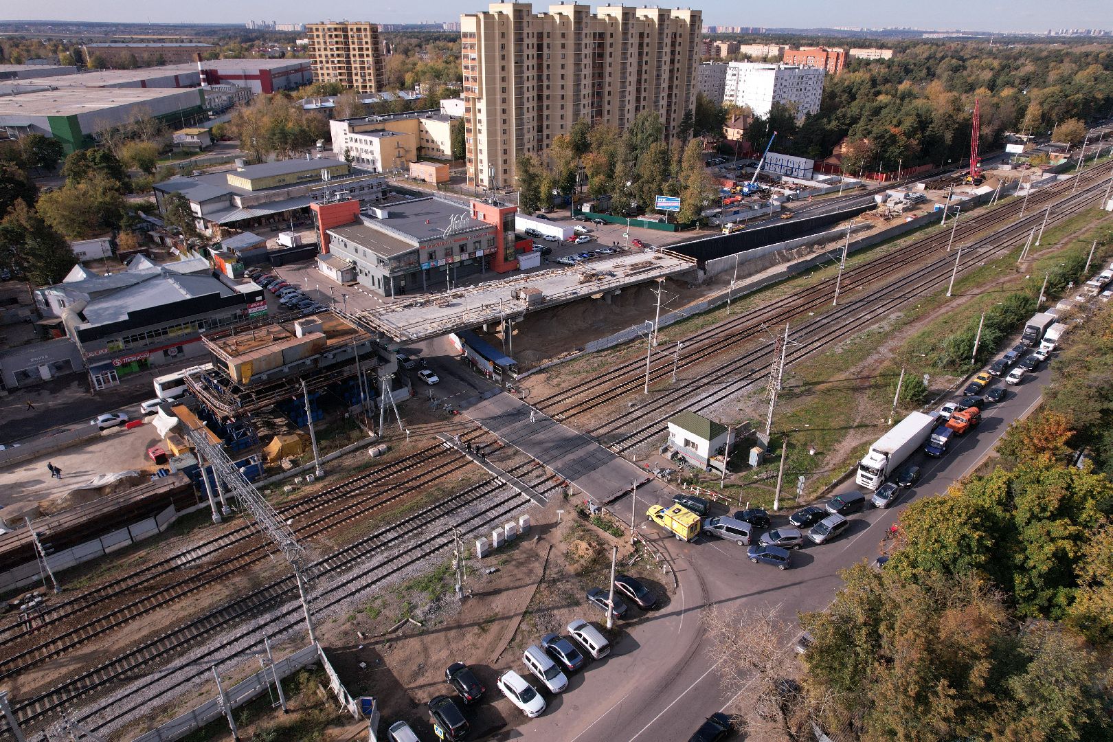 видео с коптера, дорога, путепровод,