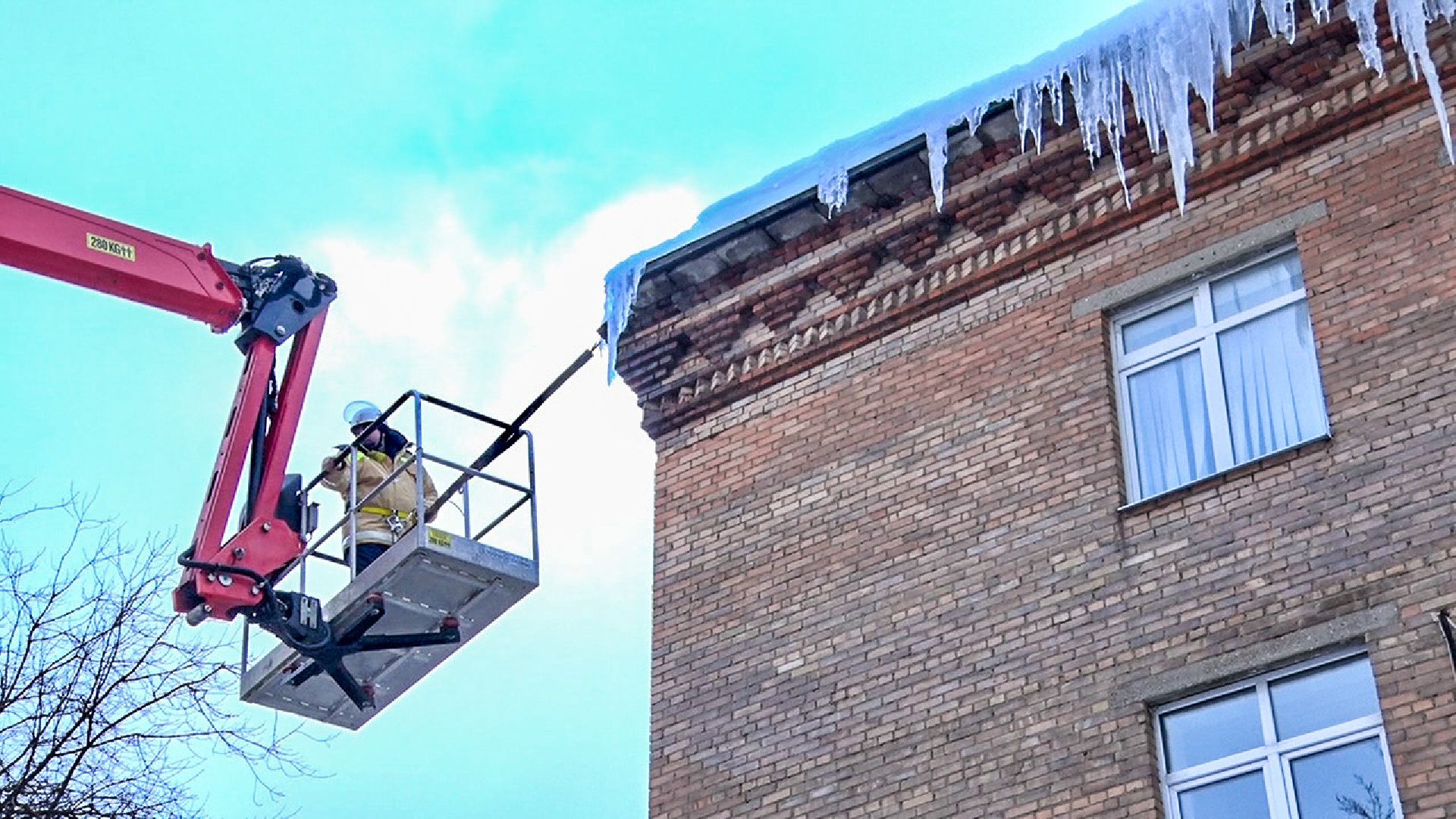 Клин, общество, ЖКХ, зима, сосульки,