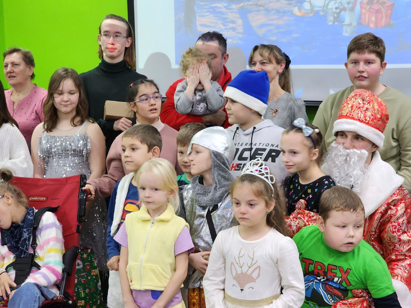 Дети, елка желаний, Новый год, благотворительая акция,