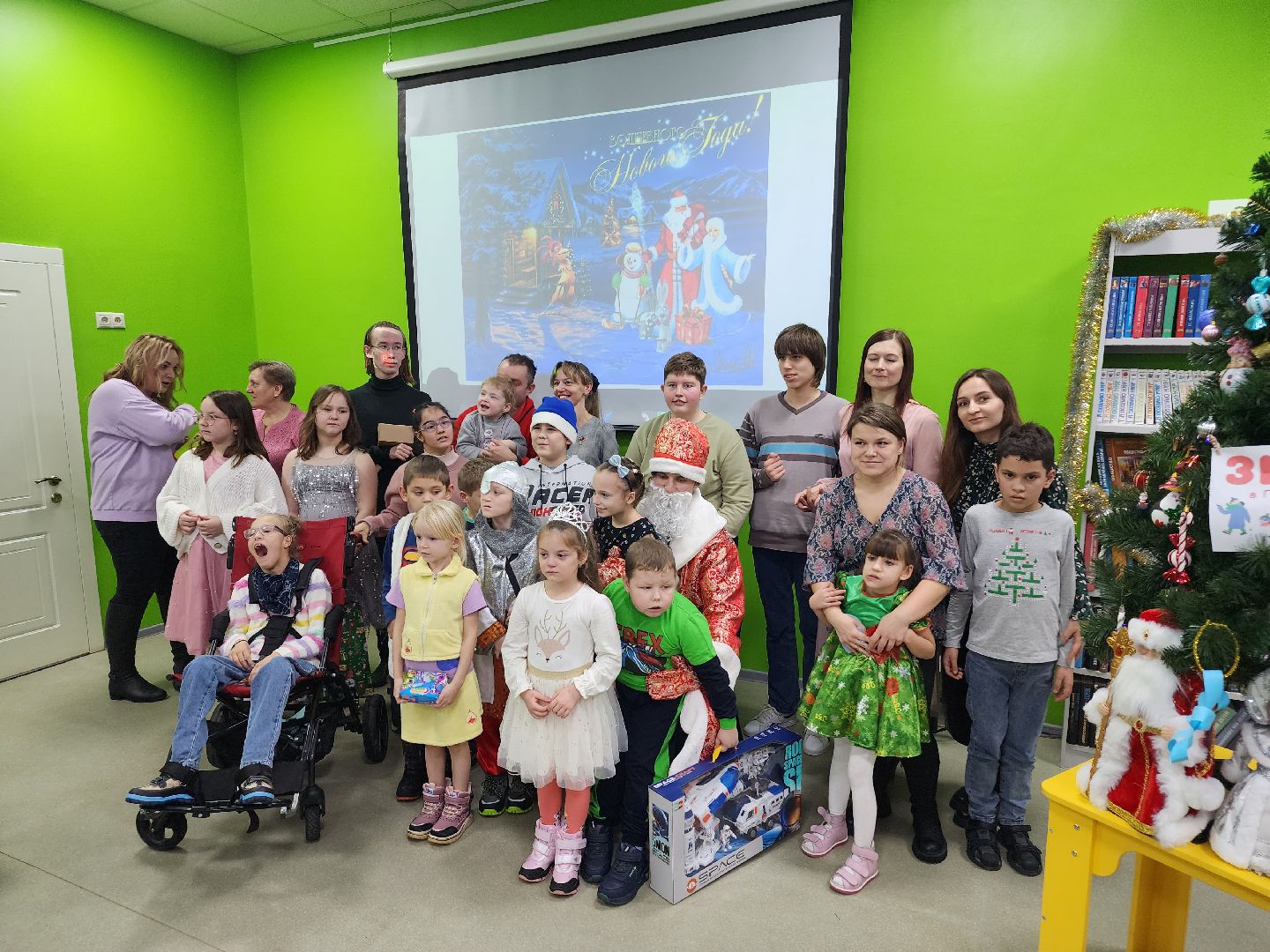 Дети, елка желаний, Новый год, благотворительая акция,