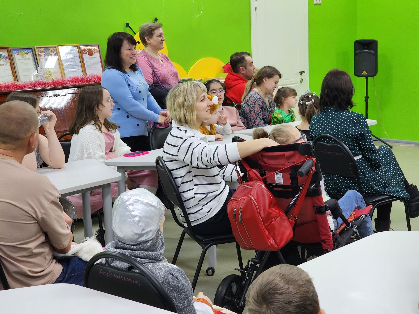 Дети, елка желаний, Новый год, благотворительая акция,