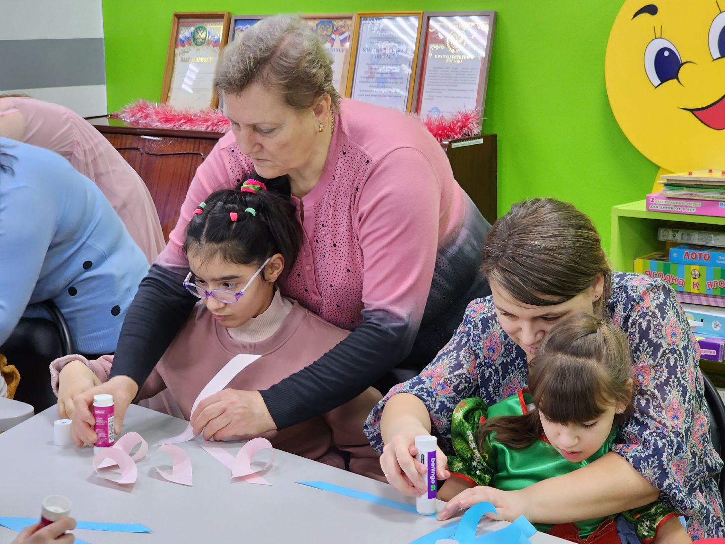 Дети, елка желаний, Новый год, благотворительая акция,