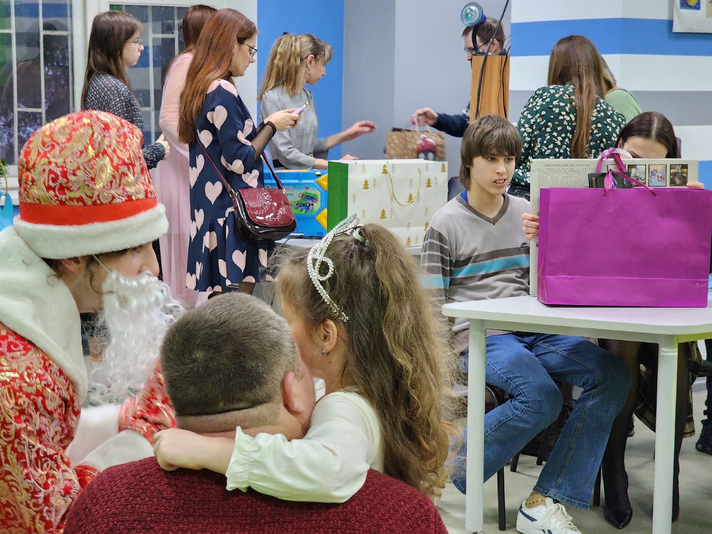 Дети, елка желаний, Новый год, благотворительая акция,