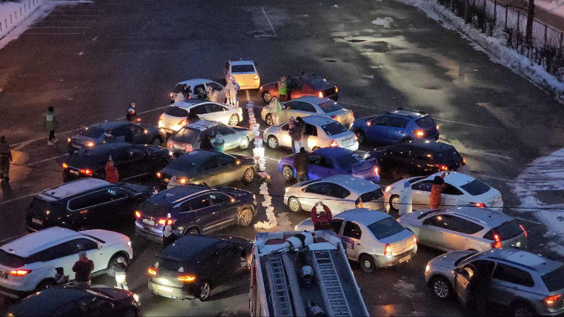 мытищи, новый год, молодежный центр импульс, флешмоб, Автофлешмоб,