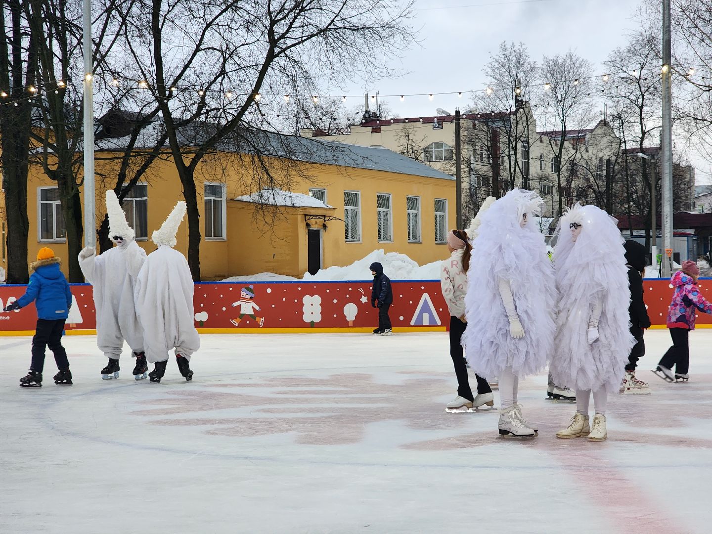 пушкино, каток в парке, дети, лед, артисты,