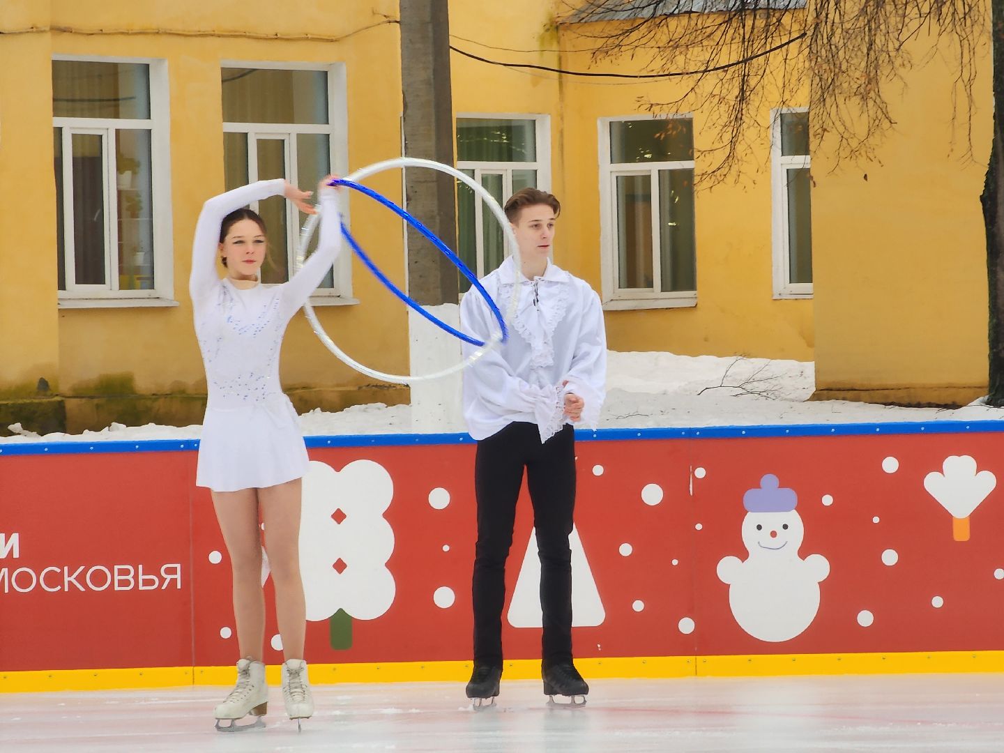 пушкино, каток в парке, дети, лед, артисты,
