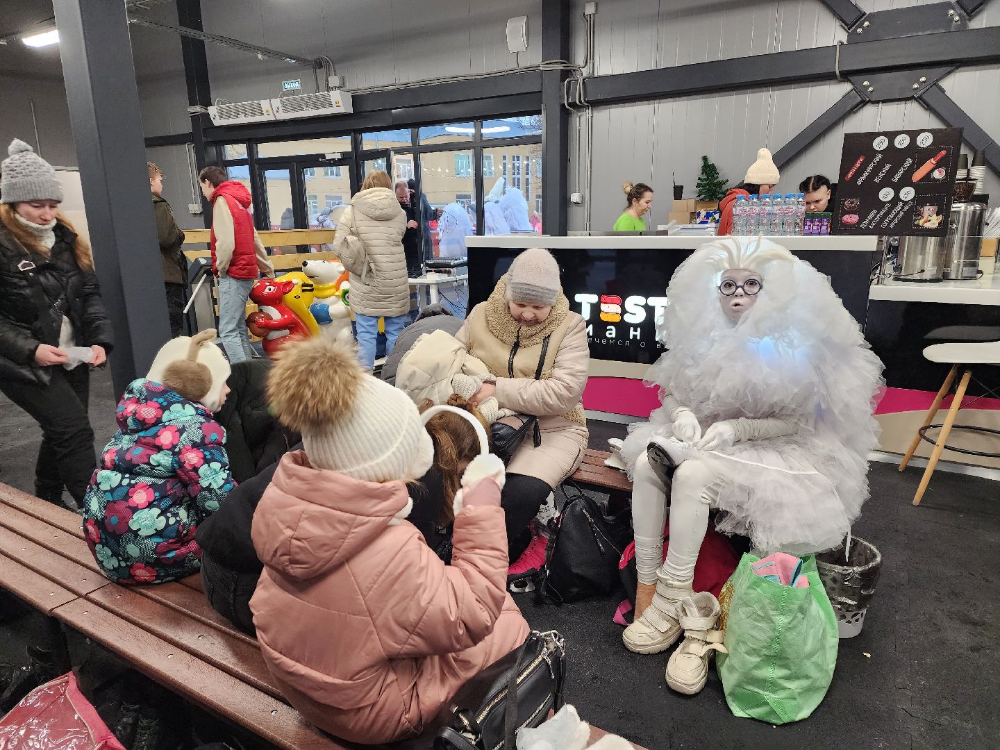 пушкино, каток в парке, дети, лед, артисты,