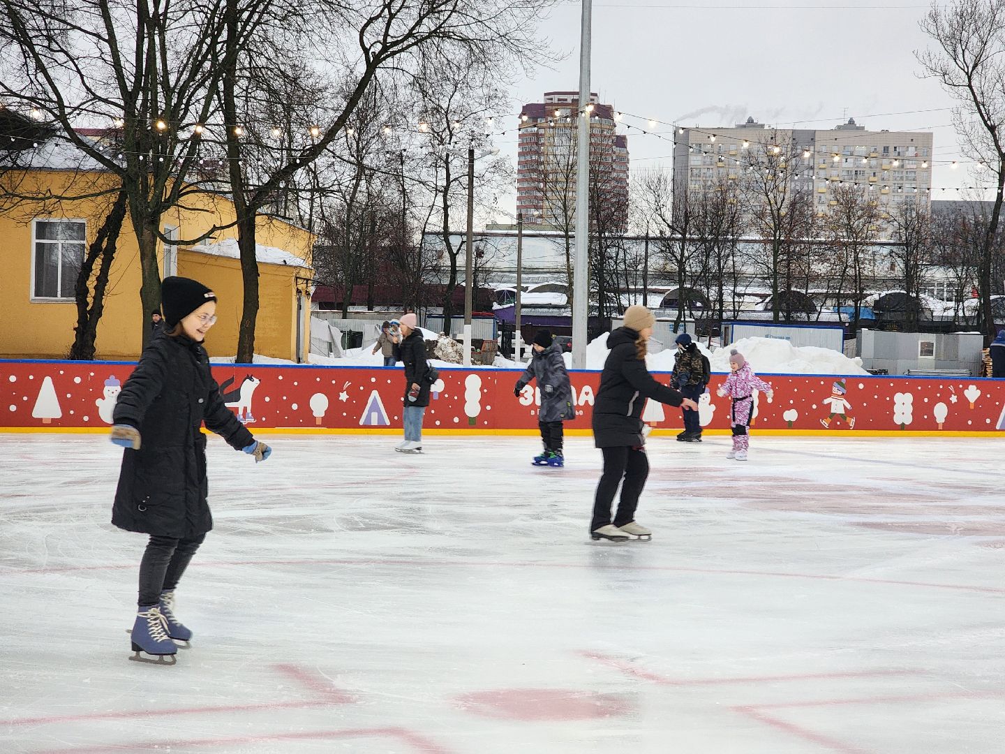 пушкино, каток в парке, дети, лед, артисты,