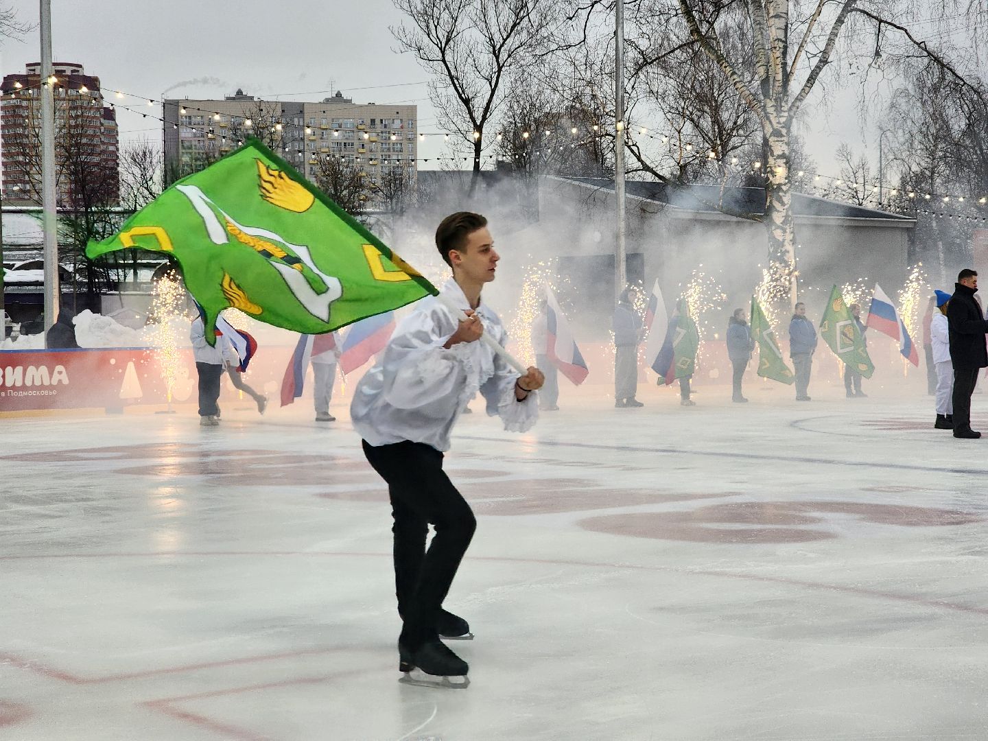 пушкино, каток в парке, дети, лед, артисты,