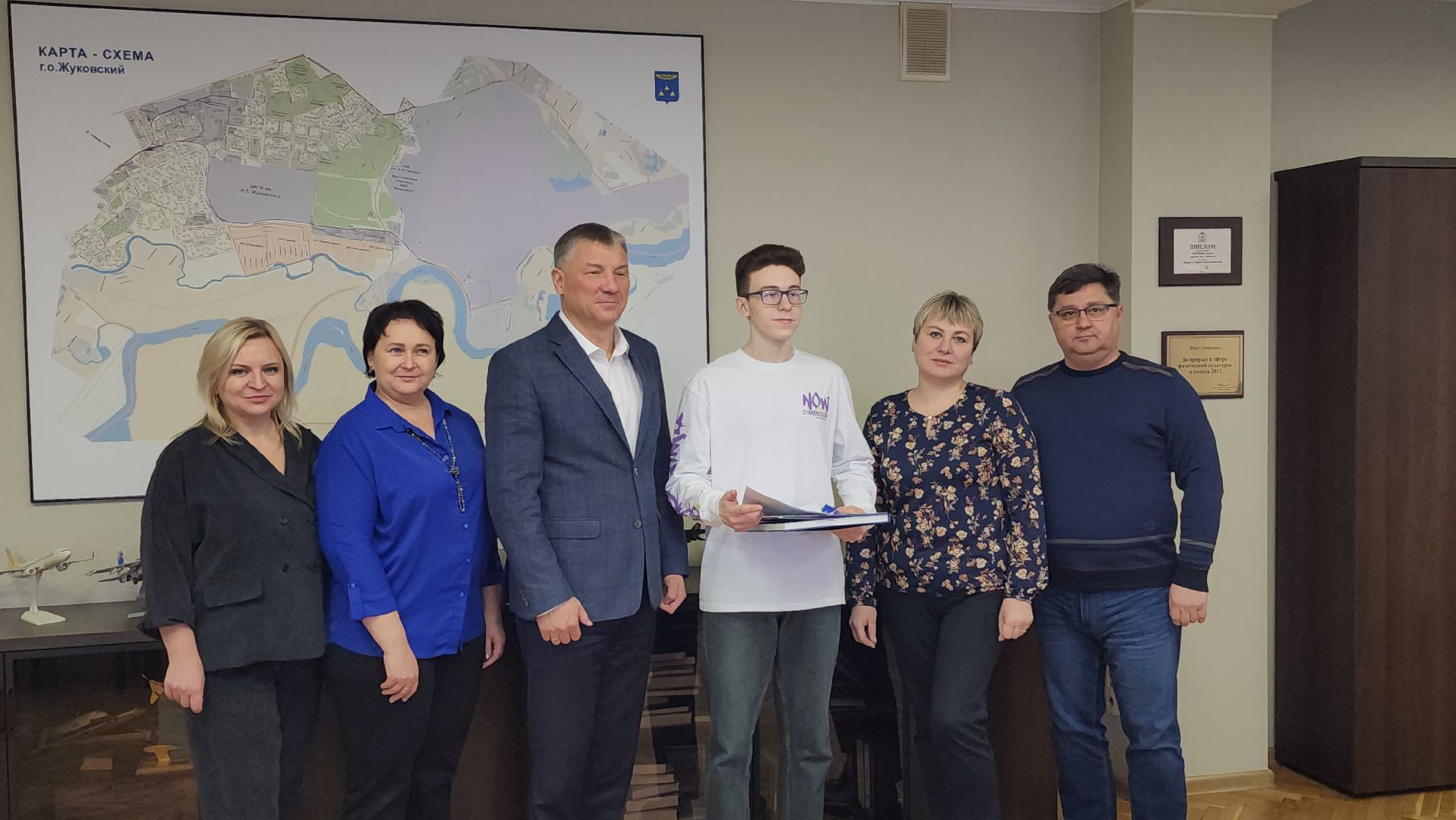 без попечения родителей, сирота, Обухов, квартира, ремонт, жилье, жилье для детей-сирот,Аубакиров,