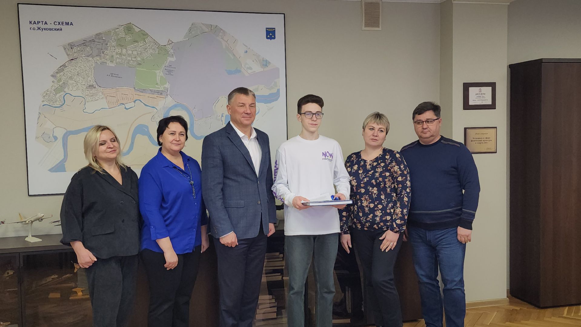 без попечения родителей, сирота, Обухов, квартира, ремонт, жилье, жилье для детей-сирот,Аубакиров,