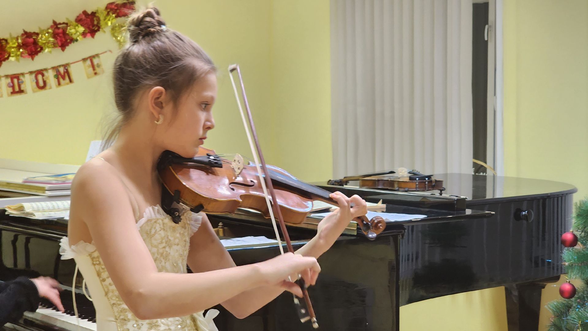 кашира, детская школа искусств, скрипка, отчетный концерт, новогодний концерт, юные скрипачи, лауреты,