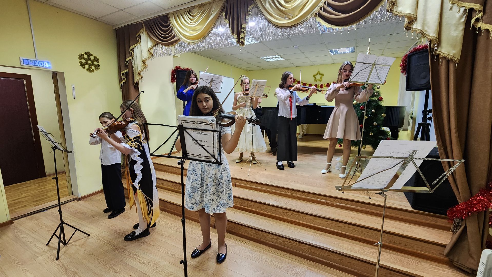 кашира, детская школа искусств, скрипка, отчетный концерт, новогодний концерт, юные скрипачи, лауреты,