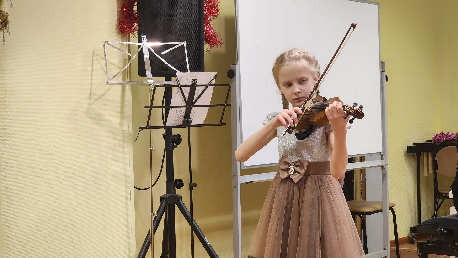 кашира, детская школа искусств, скрипка, отчетный концерт, новогодний концерт, юные скрипачи, лауреты,