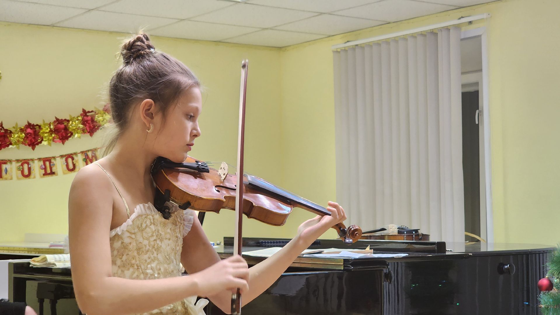 кашира, детская школа искусств, скрипка, отчетный концерт, новогодний концерт, юные скрипачи, лауреты,