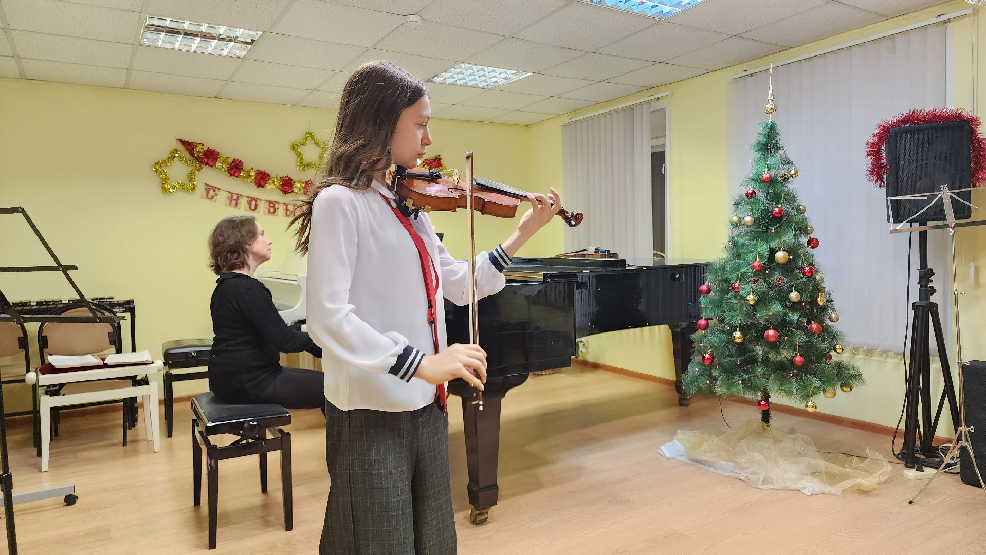 кашира, детская школа искусств, скрипка, отчетный концерт, новогодний концерт, юные скрипачи, лауреты,