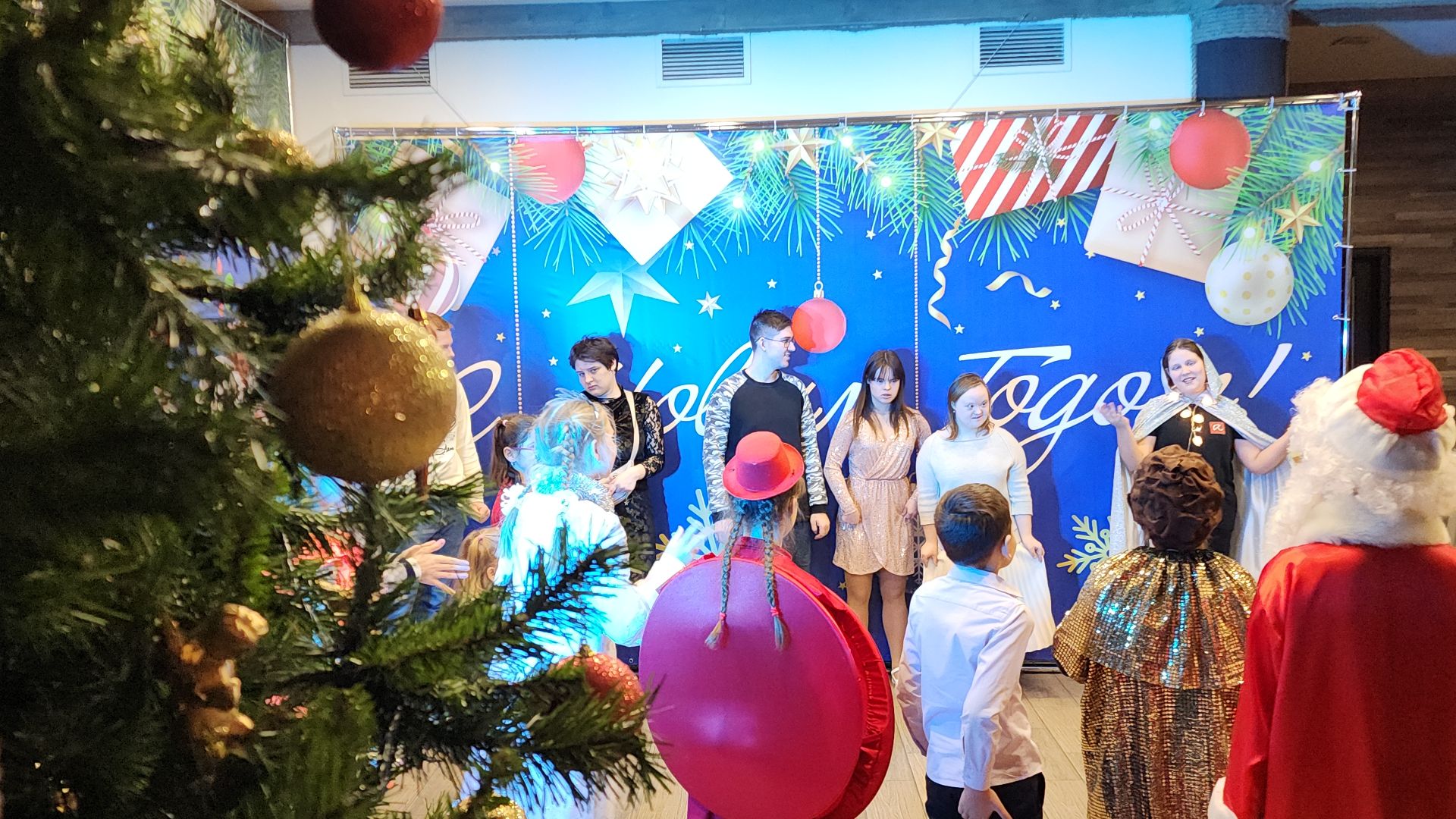 электросталь, мой город, новый год, дед мороз, дед мороз и снегурочка, дедушка мороз, праздник, дети, дети инвалиды,