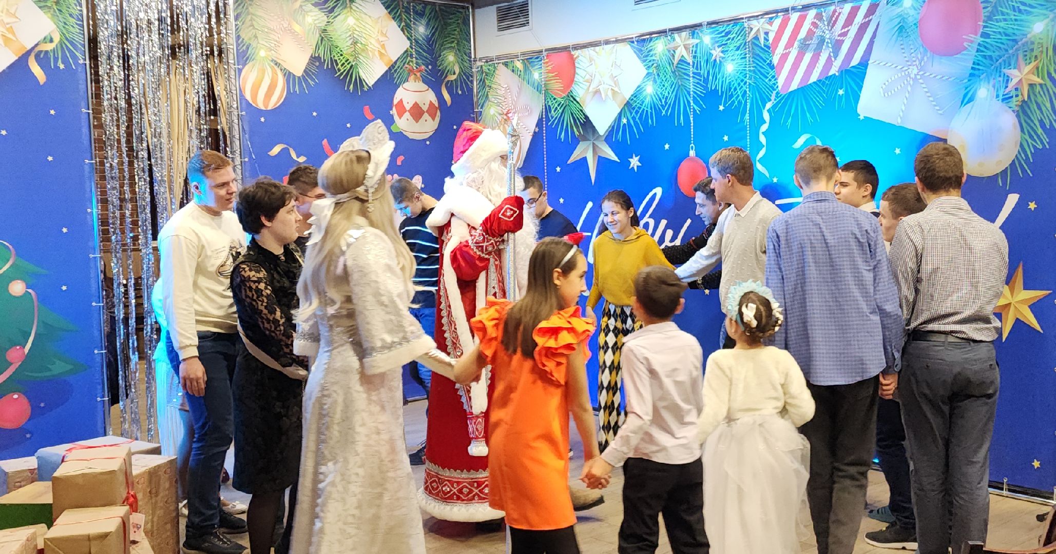 электросталь, мой город, новый год, дед мороз, дед мороз и снегурочка, дедушка мороз, праздник, дети, дети инвалиды,