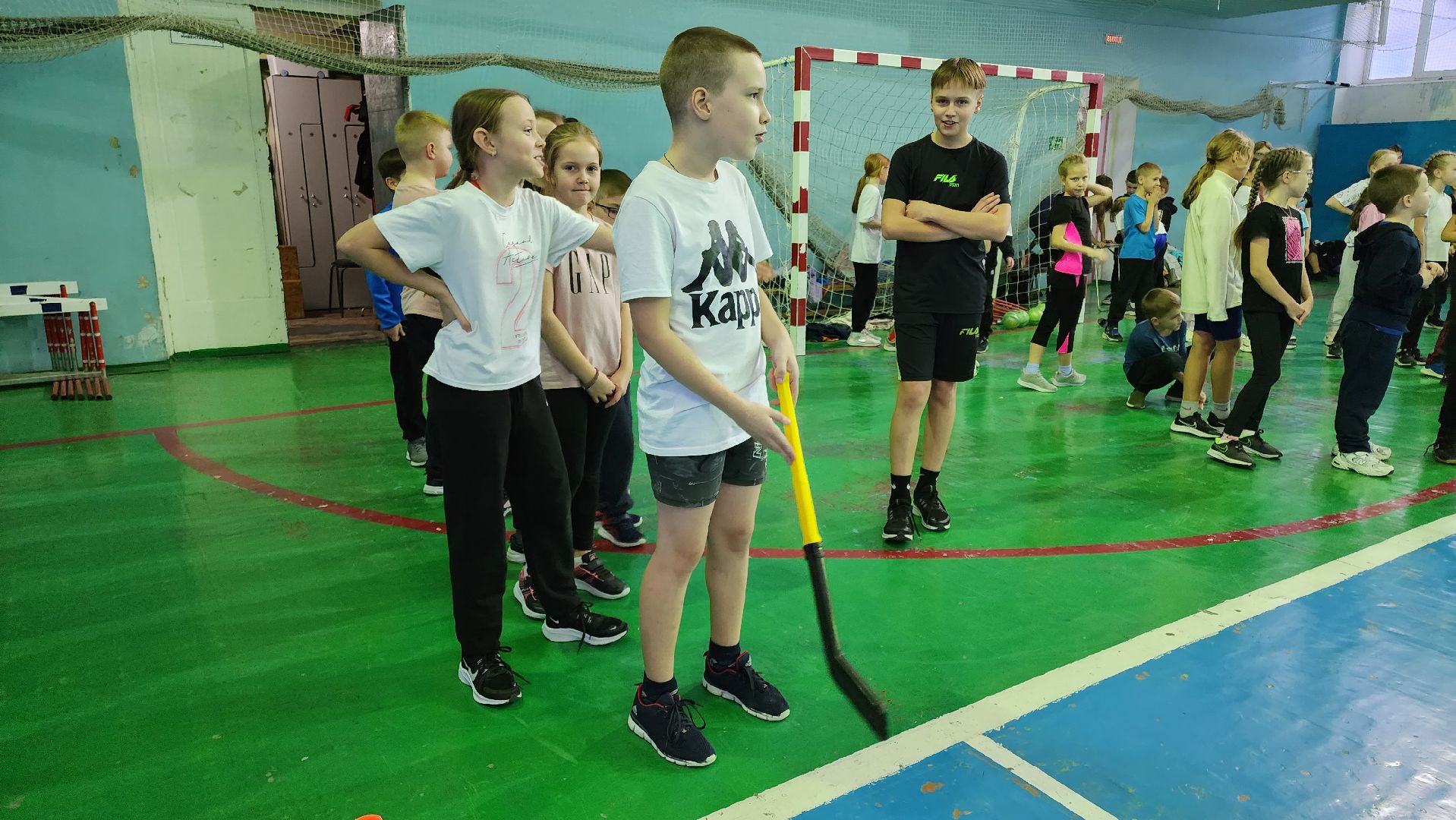 кашира, спортклуб кашира, легкая атлетика, соревнования, новогодние соревнования, веселые старты, бег с барьерами, юные спортсмены,