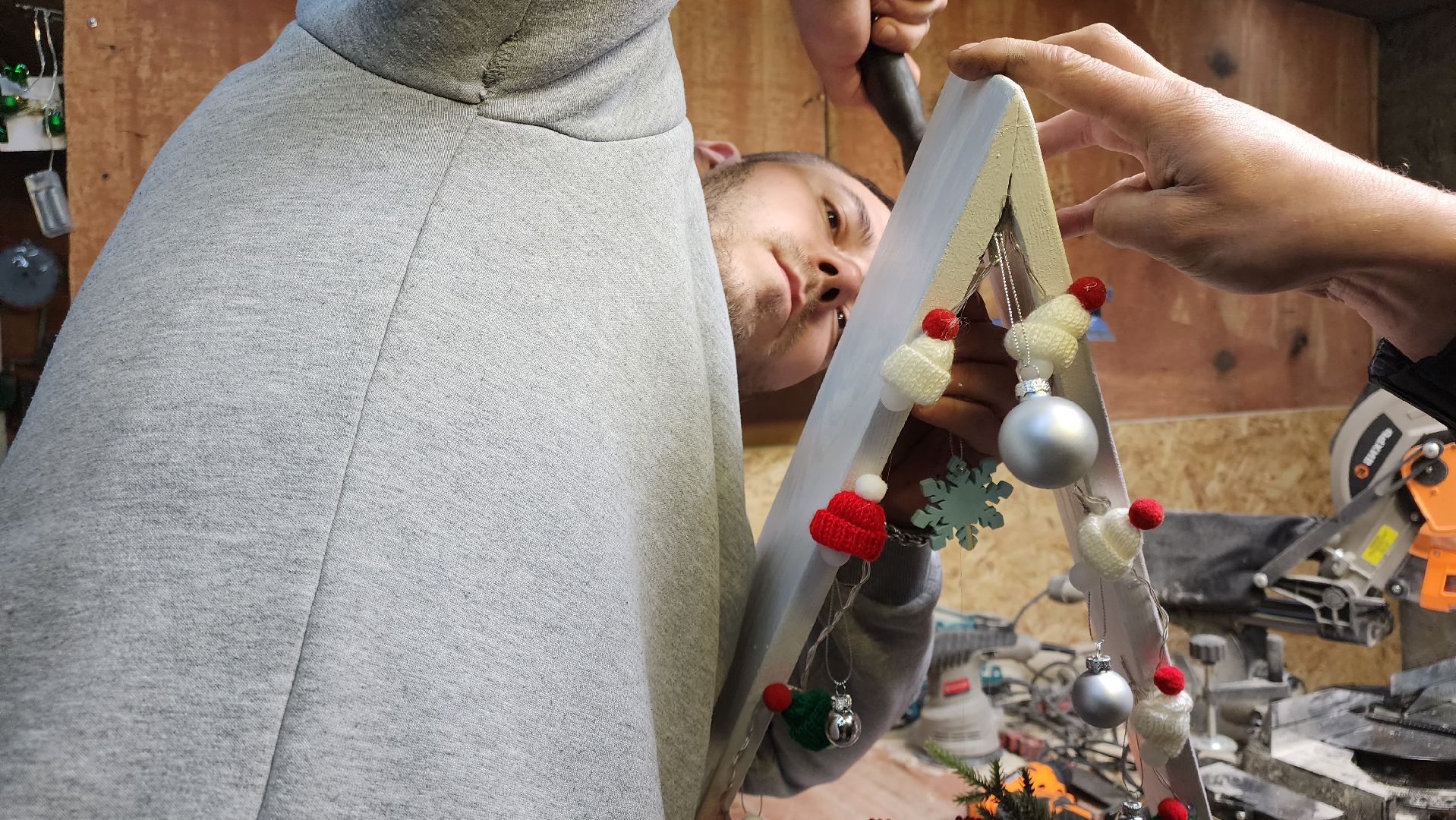 кашира, новогодняя елка, украшение, лофт, против кошек, елочные игрушки, гирлянды,