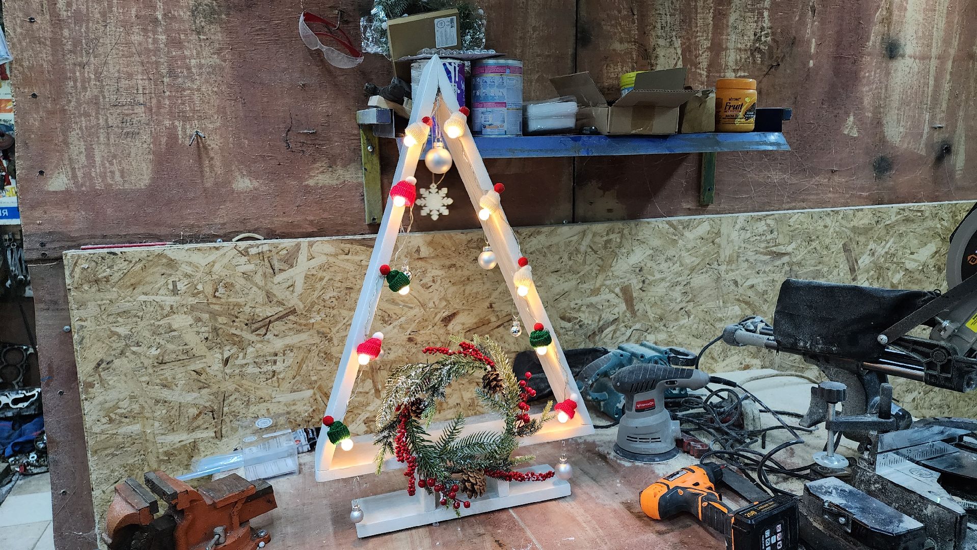 кашира, новогодняя елка, украшение, лофт, против кошек, елочные игрушки, гирлянды,