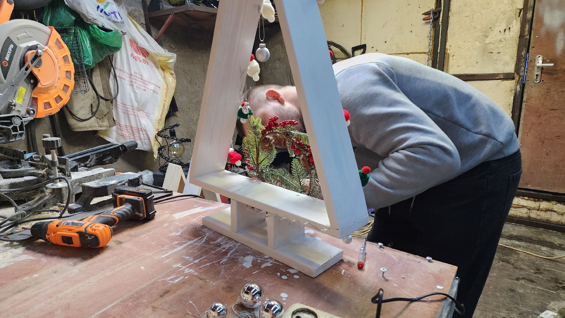 кашира, новогодняя елка, украшение, лофт, против кошек, елочные игрушки, гирлянды,