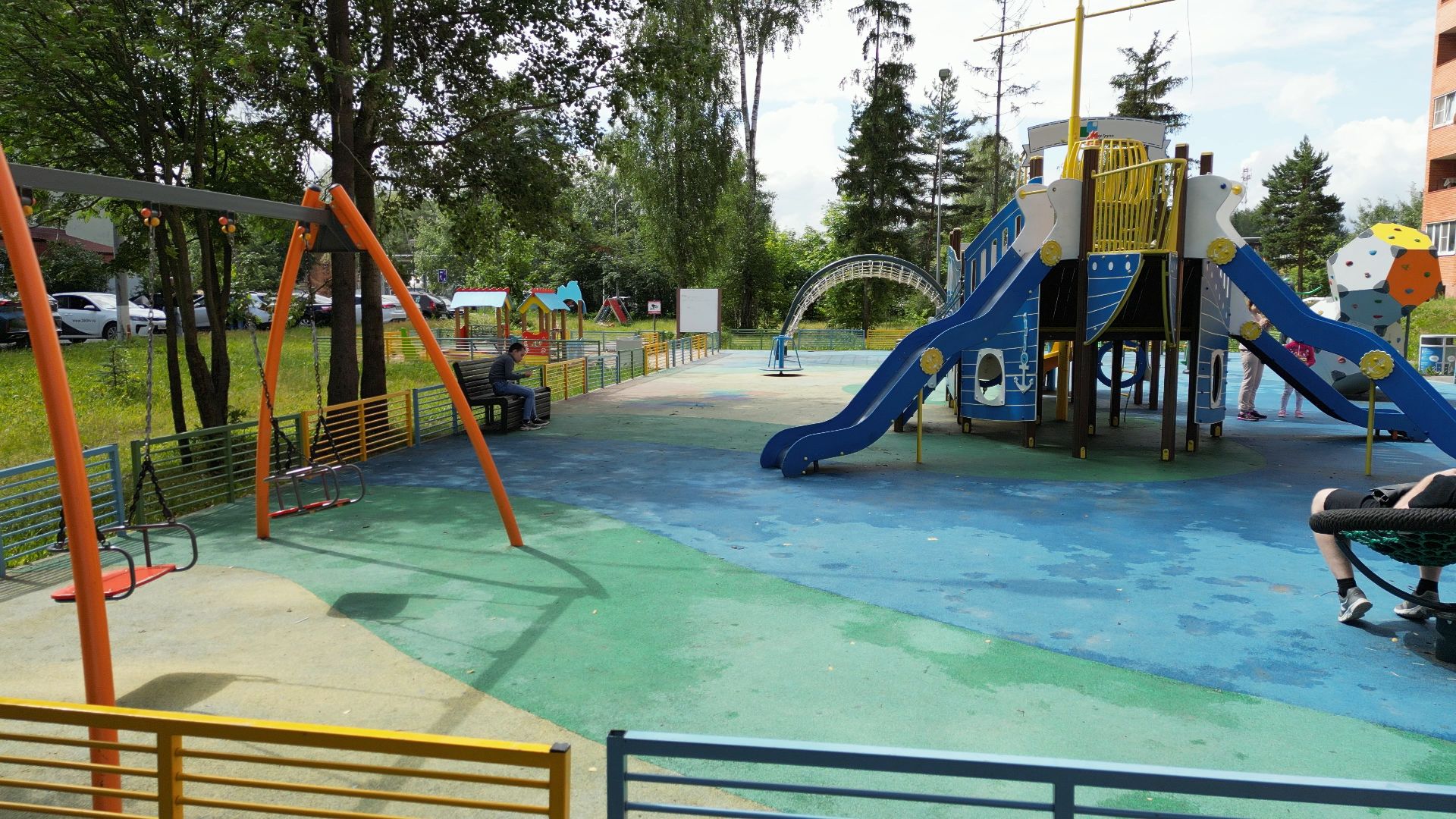 видео с коптера, черноголовка, благоустройство, детские площадки, строительство,