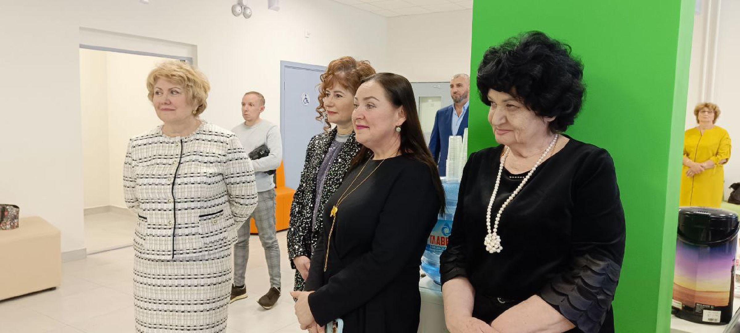 Дмитров, Школа в Озерецком, Гимназия Дмитров, Гимназия Логос, Минобразования,