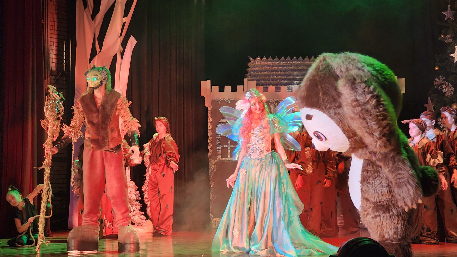 кашира, новогодняя сказка, спектакль, Таинственный лес или в поисках Чебурашки, фантазия, арт-вахта, дк им ленина, новый год,