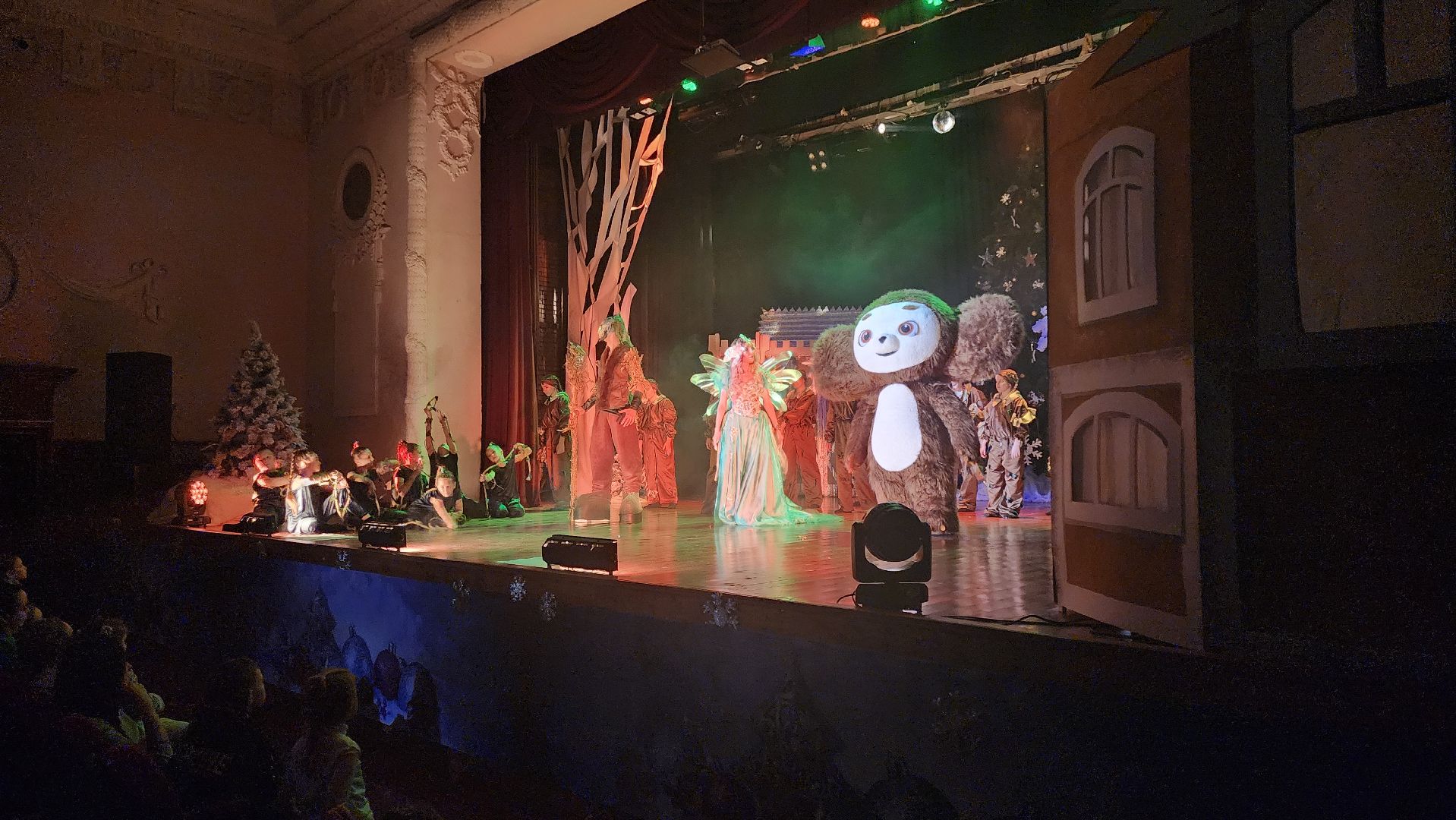 кашира, новогодняя сказка, спектакль, Таинственный лес или в поисках Чебурашки, фантазия, арт-вахта, дк им ленина, новый год,