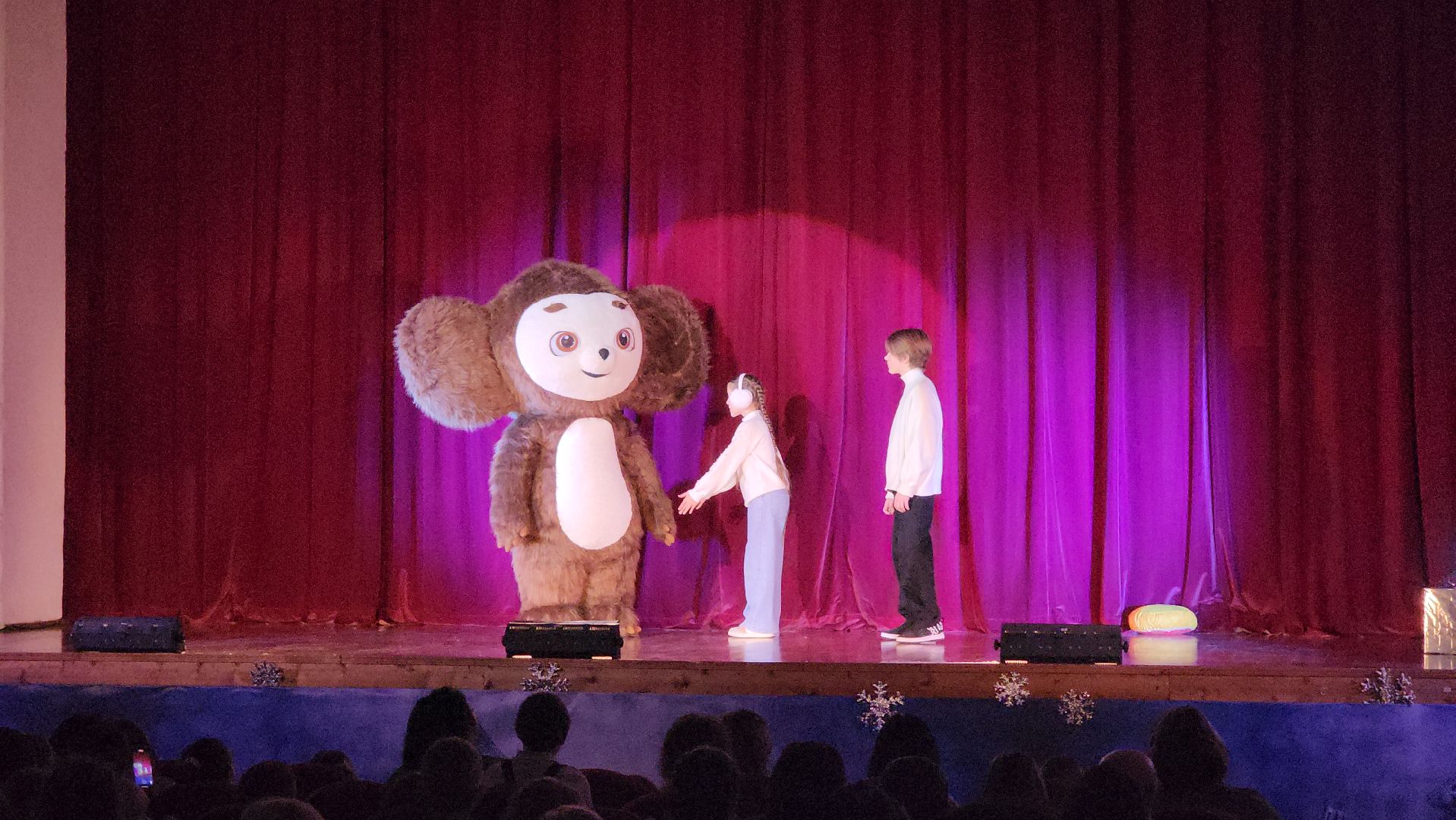 кашира, новогодняя сказка, спектакль, Таинственный лес или в поисках Чебурашки, фантазия, арт-вахта, дк им ленина, новый год,