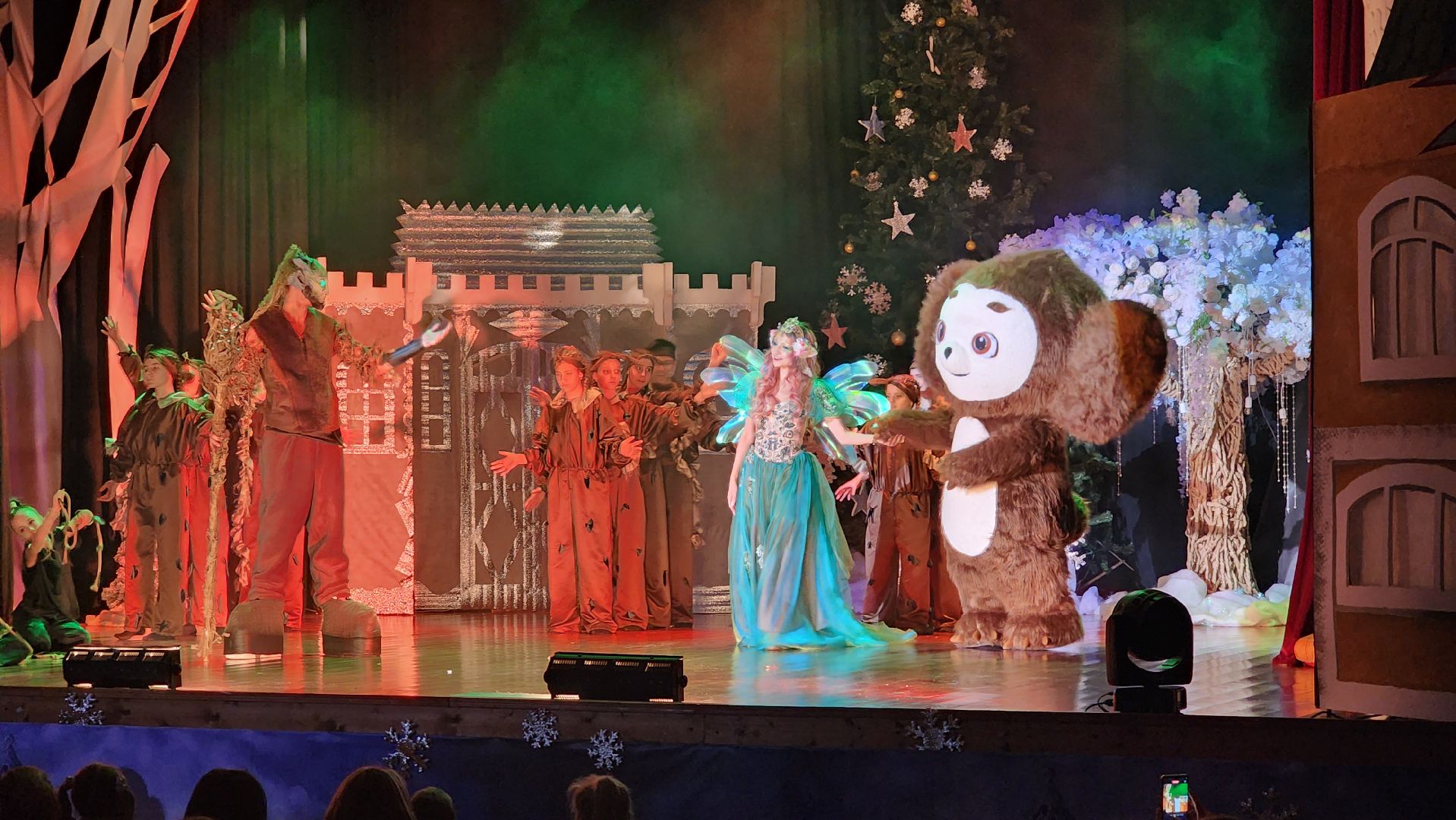 кашира, новогодняя сказка, спектакль, Таинственный лес или в поисках Чебурашки, фантазия, арт-вахта, дк им ленина, новый год,