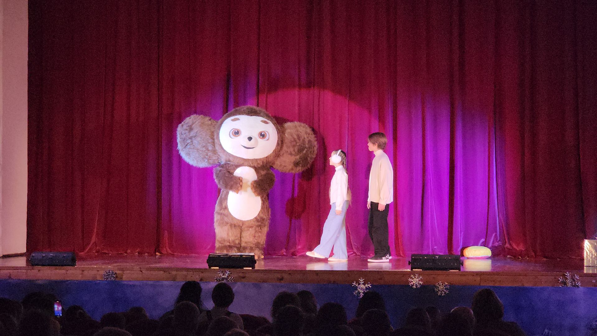 кашира, новогодняя сказка, спектакль, Таинственный лес или в поисках Чебурашки, фантазия, арт-вахта, дк им ленина, новый год,