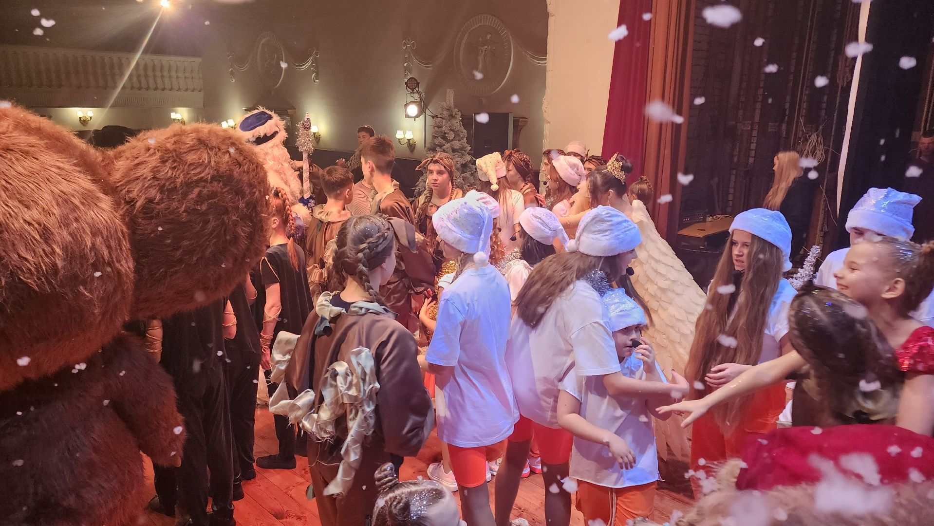 кашира, новогодняя сказка, спектакль, Таинственный лес или в поисках Чебурашки, фантазия, арт-вахта, дк им ленина, новый год,