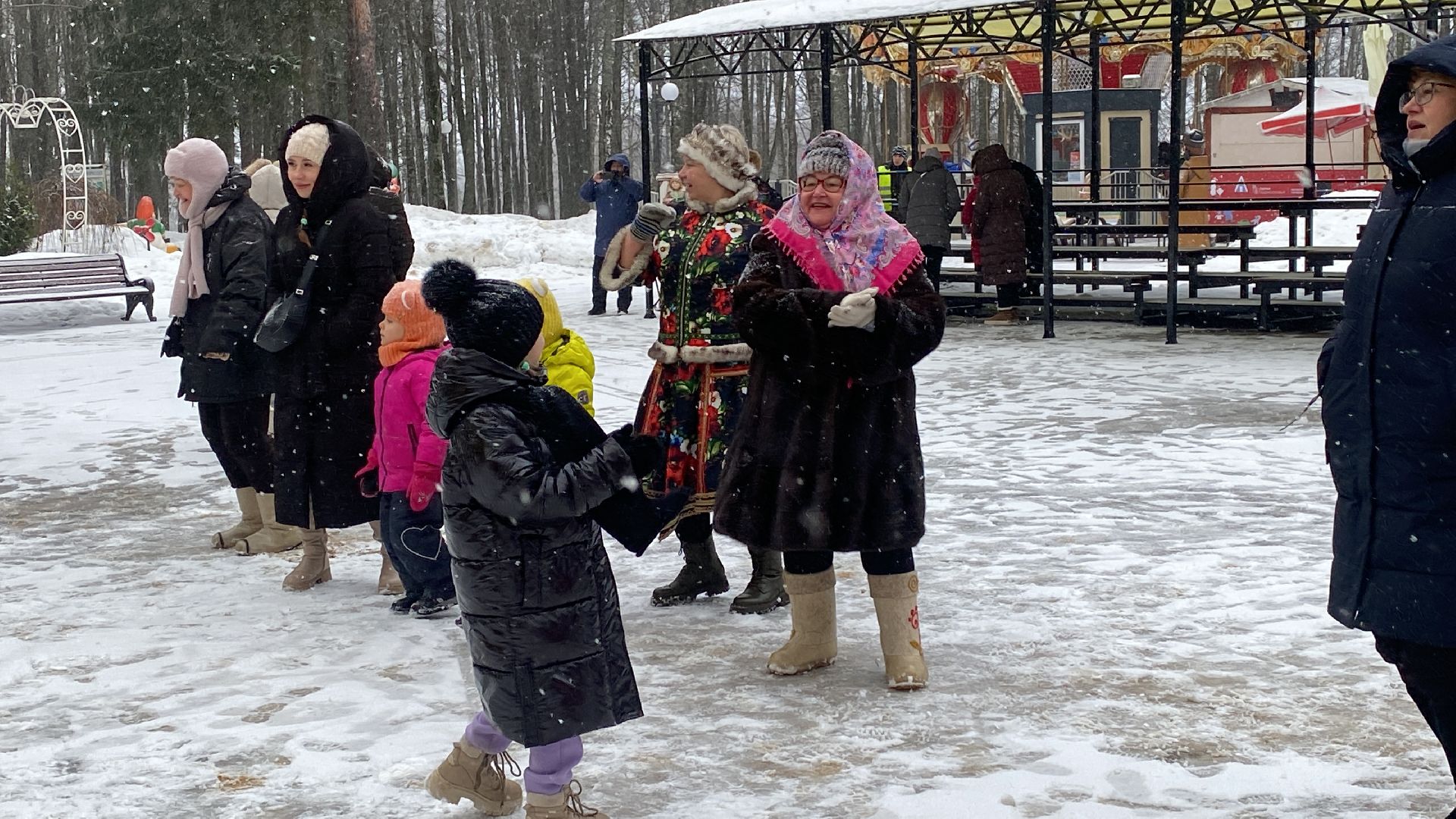 волоколамск, парк, новый год, 2024, 2024 год, праздник, праздники, праздничная программа, праздничное настроение, зима в подмосковье,