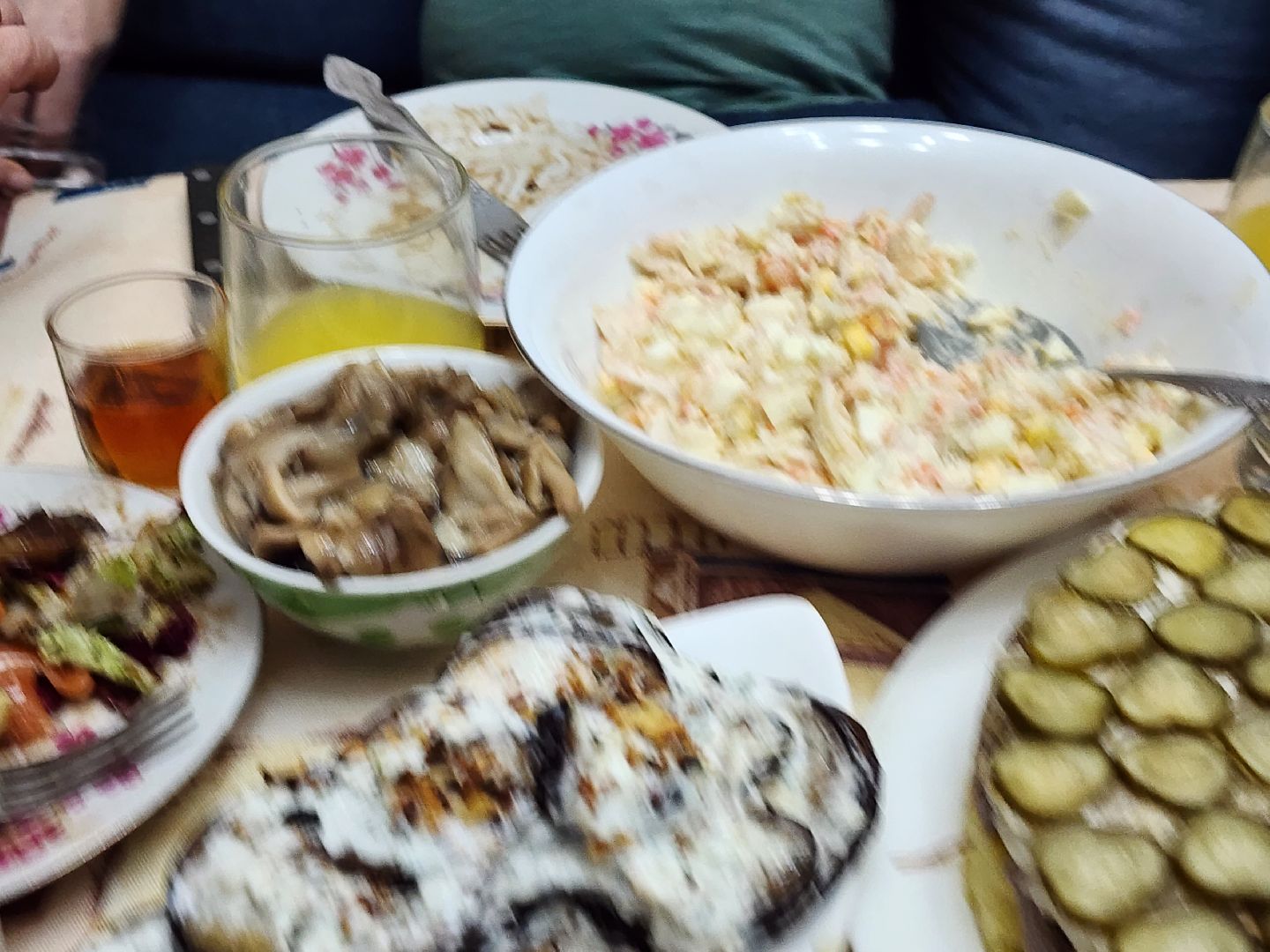 Новый год, еда, отравление, переедание, майонез,