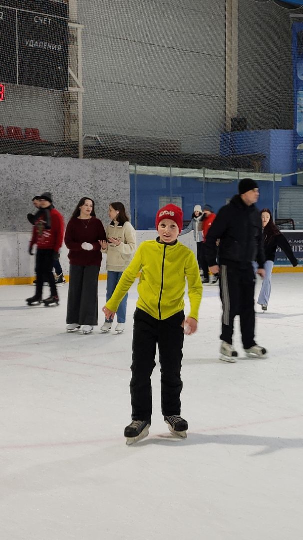 электросталь, электросталь спортивная, отдых, отдых в подмосковье, отдых на каникулах, каток, досуг, зима 2024, зима в подмосковье, массовое катание, мой город, жители города, гости города, туризм, туризм в подмосковье, мороз,